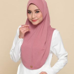 Yumnaa in Pink